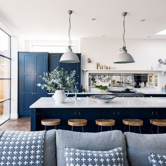 Blue and green kitchen decor