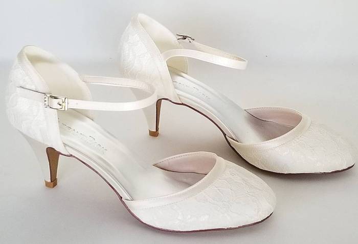 Women's wedding dress shoes